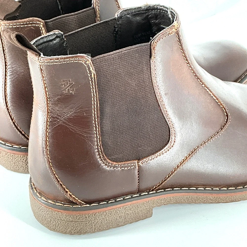 IZOD Mens Size 10.5 Brown Leather Chelsea Boots Pull On Ankle Booties